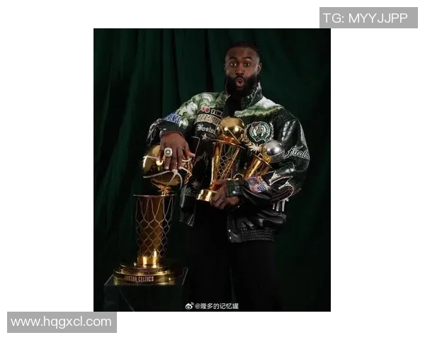 杰伦布朗如何在NBA赛场上展现出色的领导力与全能表现